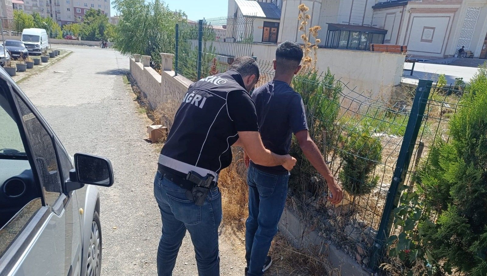 agrida 194 okul cevresi ve 111 servis araci kontrol edildi HZi9Z9kB