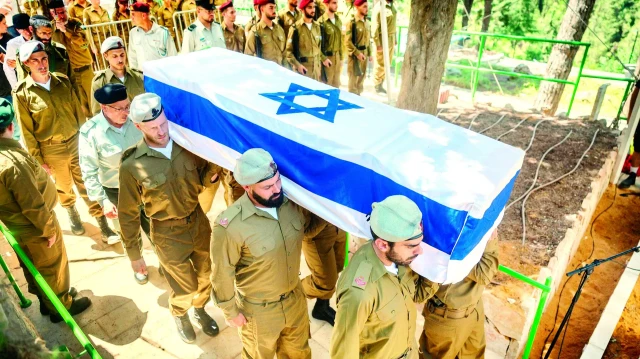 İşgal ordusuna çifte darbe