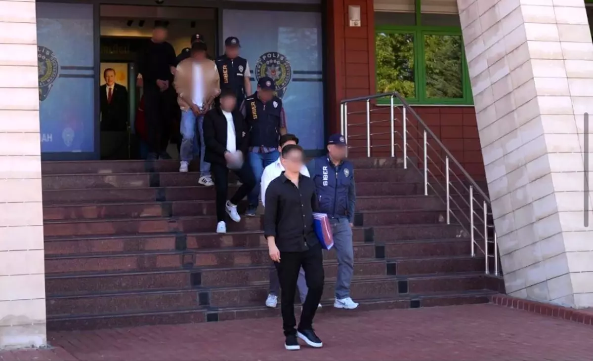 Isparta’da Müstehcen İçerik Paylaşan 4 Şüpheli Yakalandı