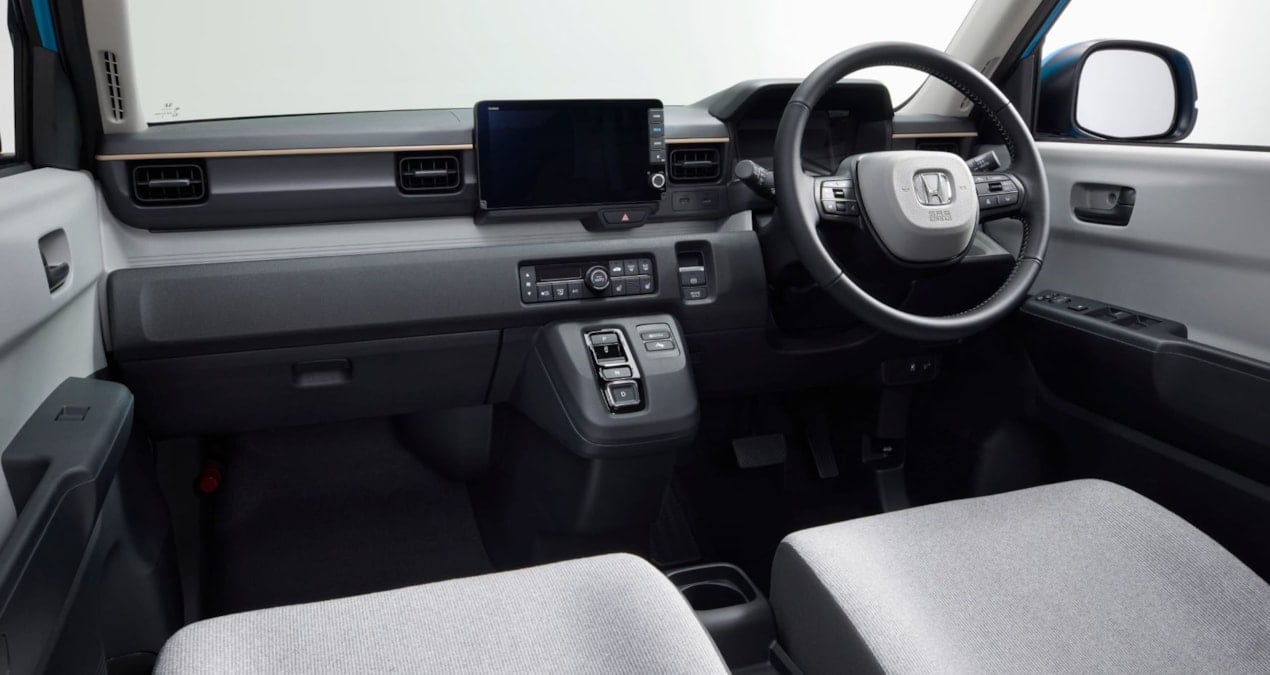 Menzili 295 kilometre! Otomotiv devi yeni aracını ucuzdan satışa koydu