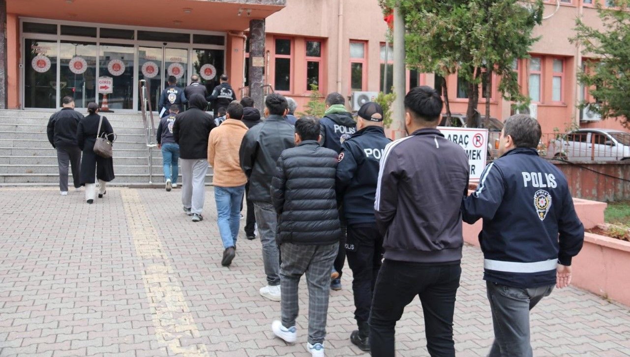 7 ilde siber dolandırıcılık operasyonu: 14 kişi tutuklandı