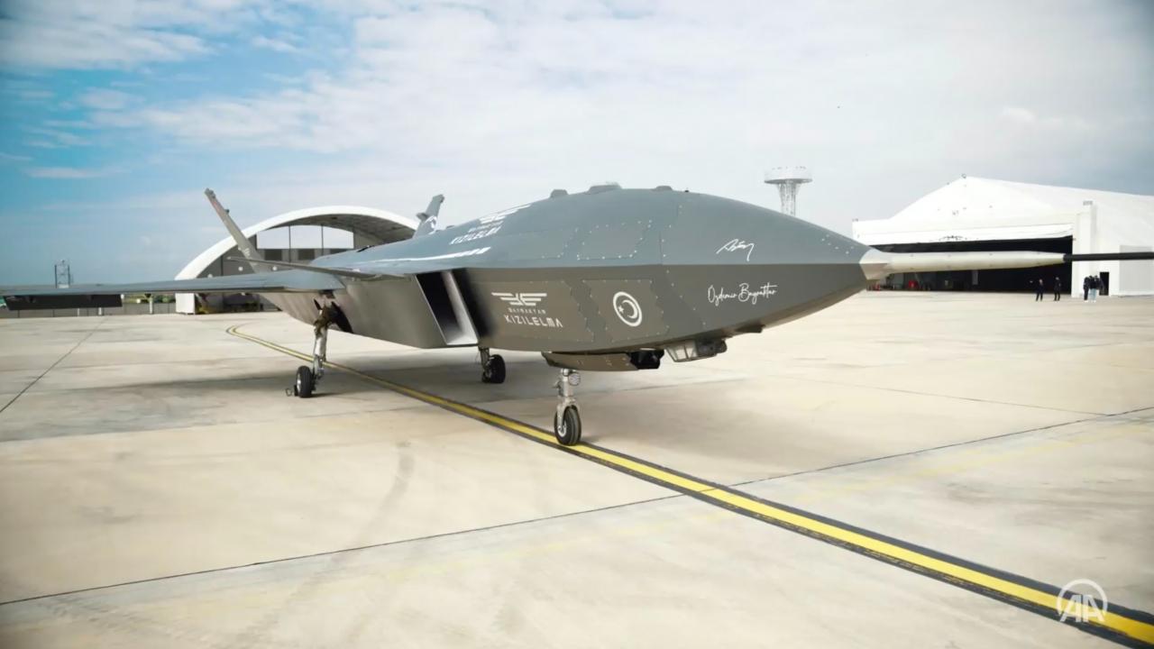 Bayraktar KIZILELMA, F-16’ya kilitlendi, simüle atışta tam isabet