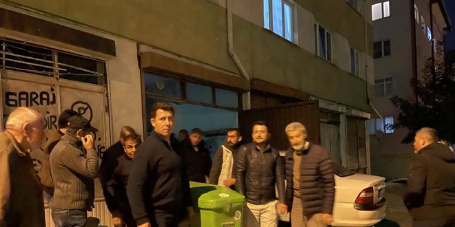 Garajda otomobilin içinde ölü bulundu