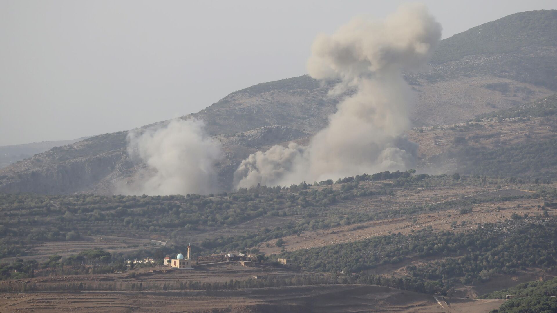 İsrail, Lübnan’ın güneyi ve doğusuna hava saldırıları düzenledi
