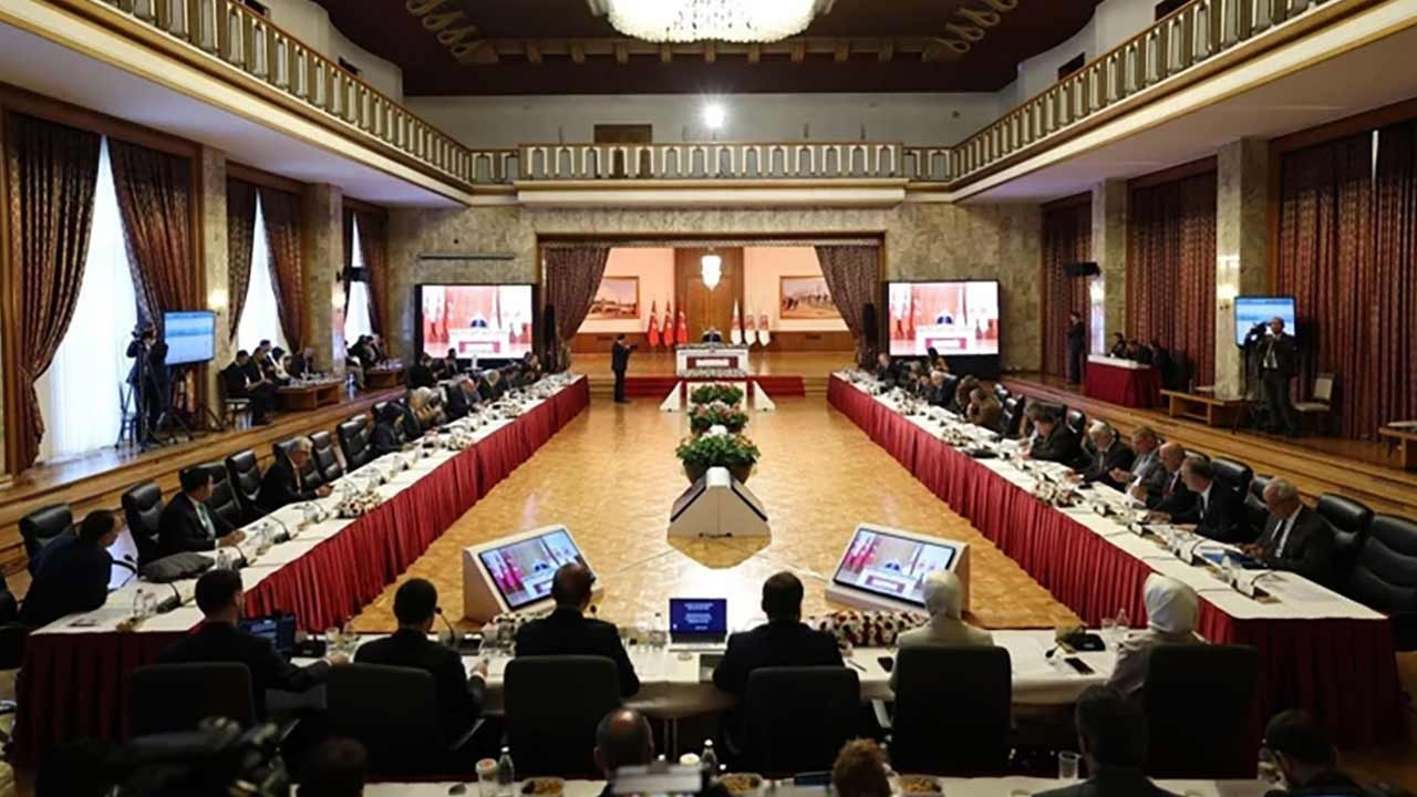 Son dakika: Terörsüz Türkiye Komisyonu toplantısı ertelendi