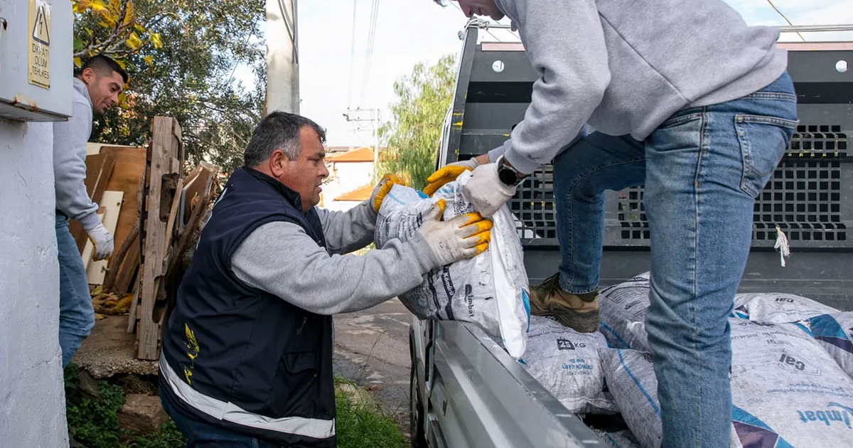 İzmir Güzelbahçe’de kara kış desteği başladı