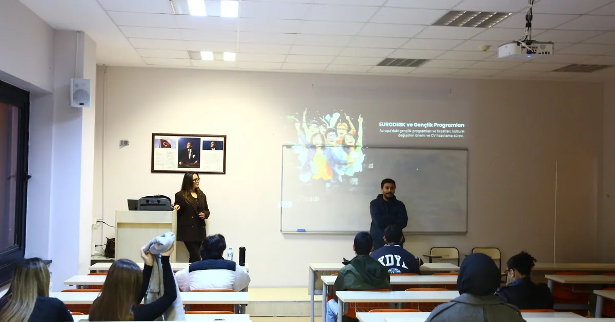 Kocaeli İzmit’te gençlere Avrupa Fırsatları semineri