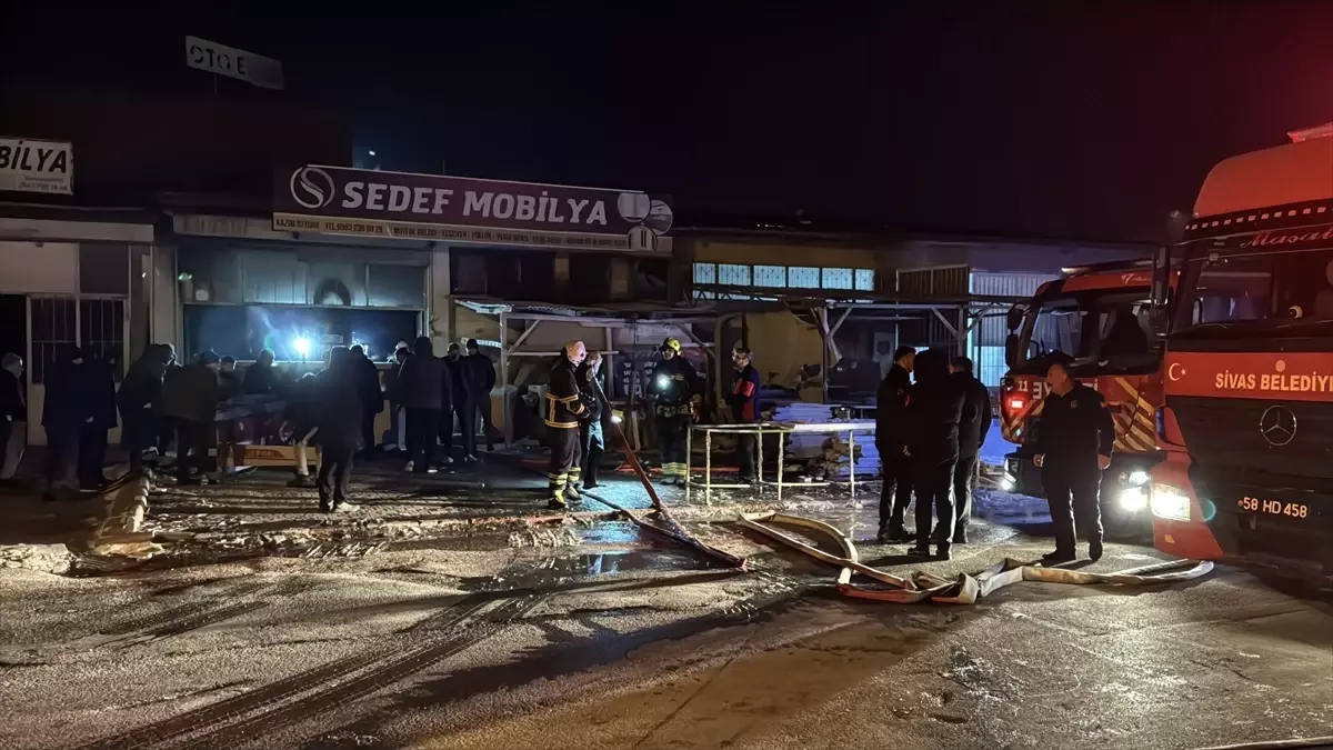 Sivas’ta Mobilya Atölyesinde Yangın