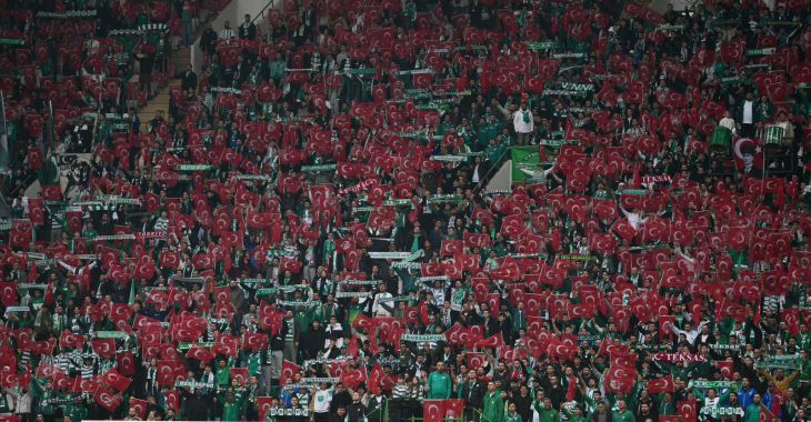 Bursaspor Tribünleri Türk Bayraklarıyla Donatıldı