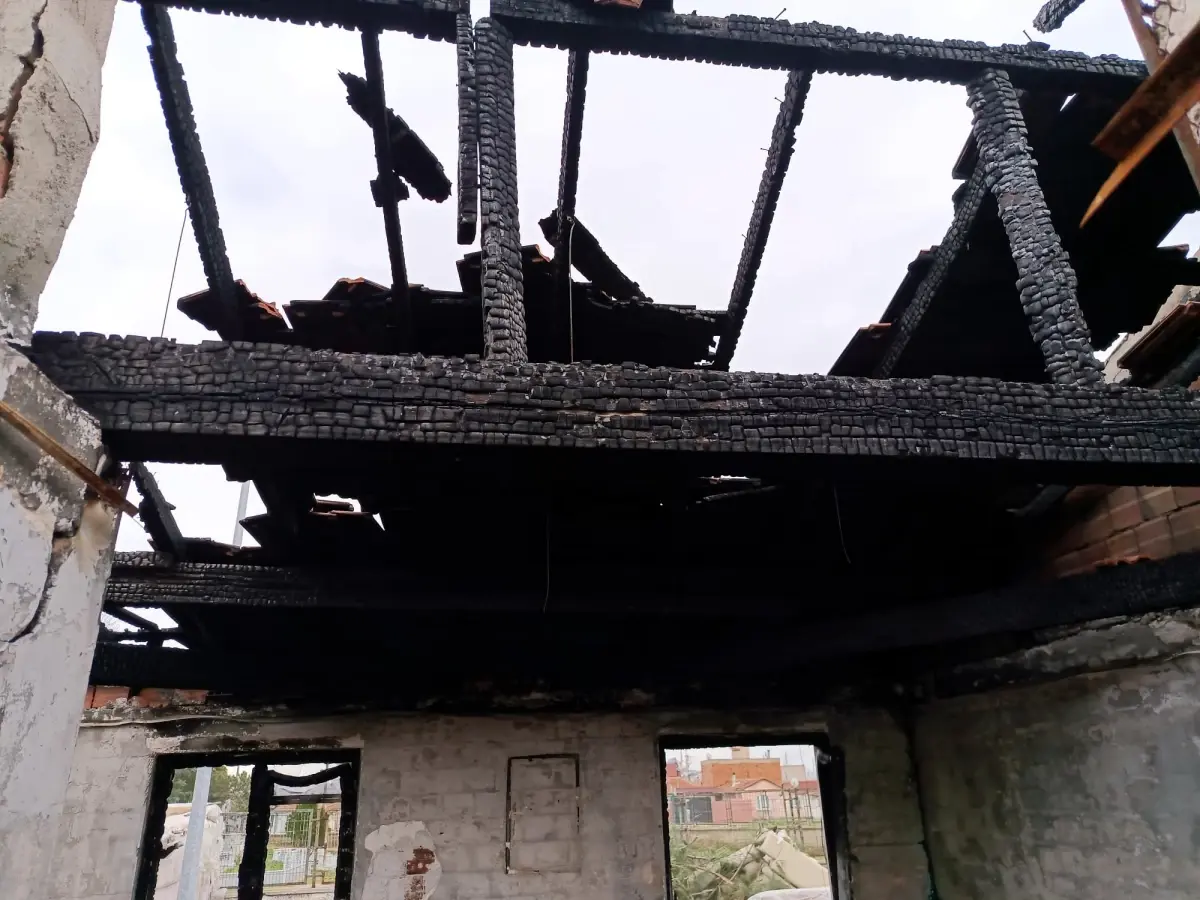 Kumlu Ailesi Evleri İçin Yardım Bekliyor