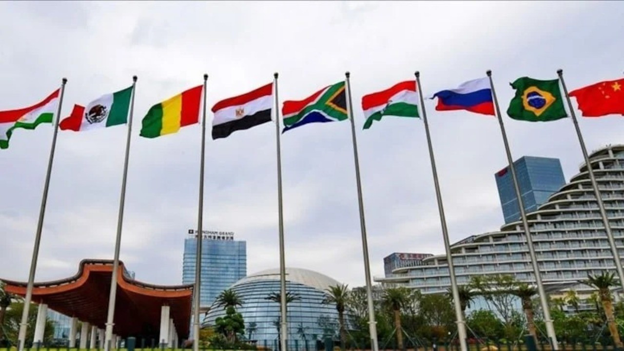 Rusya: BRICS'in küresel ekonomideki payı artarken G7'nin azalıyor