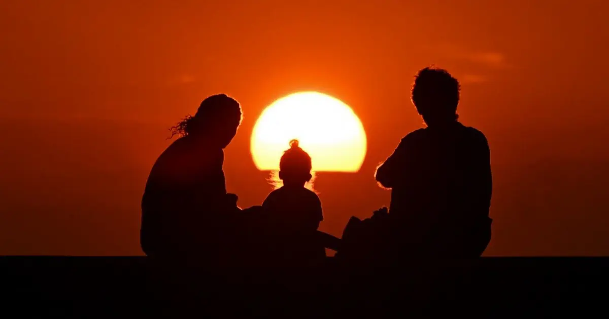 Küba’nın son çaresi güneş. Elektrikler kesik, ülke karanlığa gömüldü