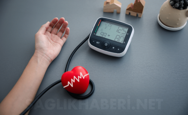 Samsun’da Geliştirildi, Türkiye’de İlk: Kalp ve Tansiyon Hastaları İçin “Uzaktan Doktor” Dönemi Başlıyor • Sağlık Haberi